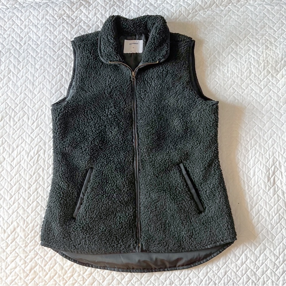Old Navy Black Sherpa Vest
